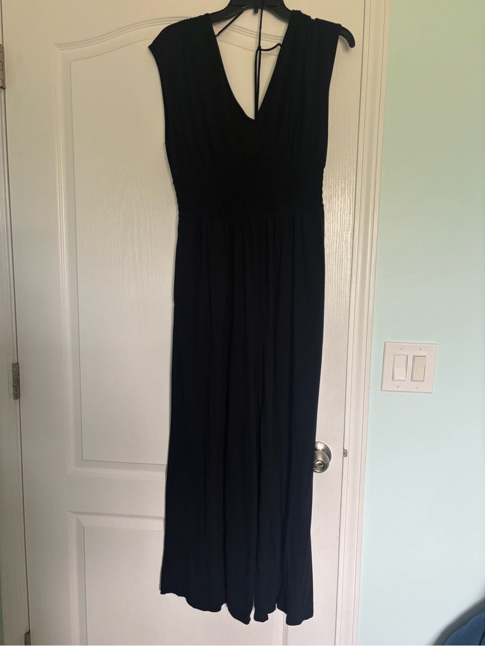 Old Navy Black Sleeveless V-Neck Maxi Dress